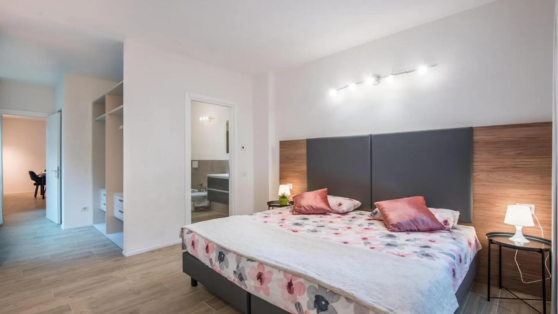 Cozy Apartment In Siena With Kitchen
